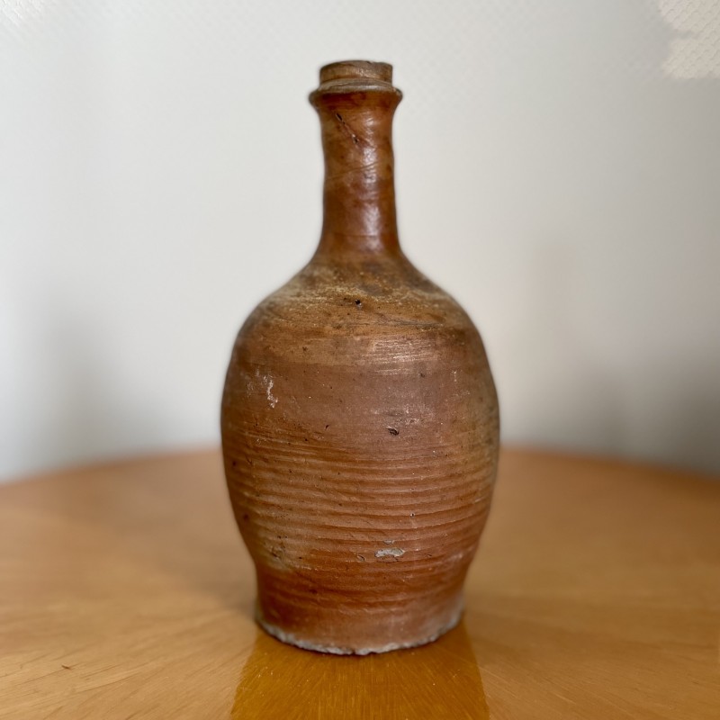 bouteille en terre cuite